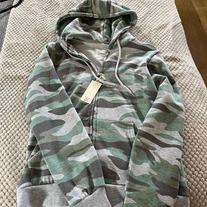 Reflex zip up